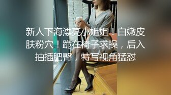 路边摊美女啤酒喝多了 这泡尿可真猛