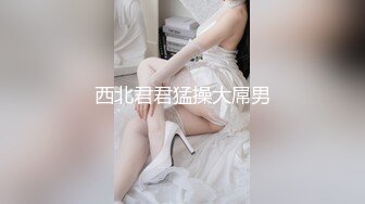 [MP4/ 927M]&nbsp;&nbsp; 穿着粉红色小碎花的气质美少妇和炮友啪啪操逼做爱，一顿爆操之下白浆四溅，电话之下更加刺激