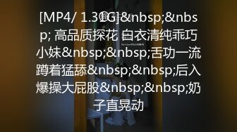 超顶的阿姨，被我一根手指搞到高潮，结果弄得手全湿了，叫床声真的好浪 这应该发情啦！